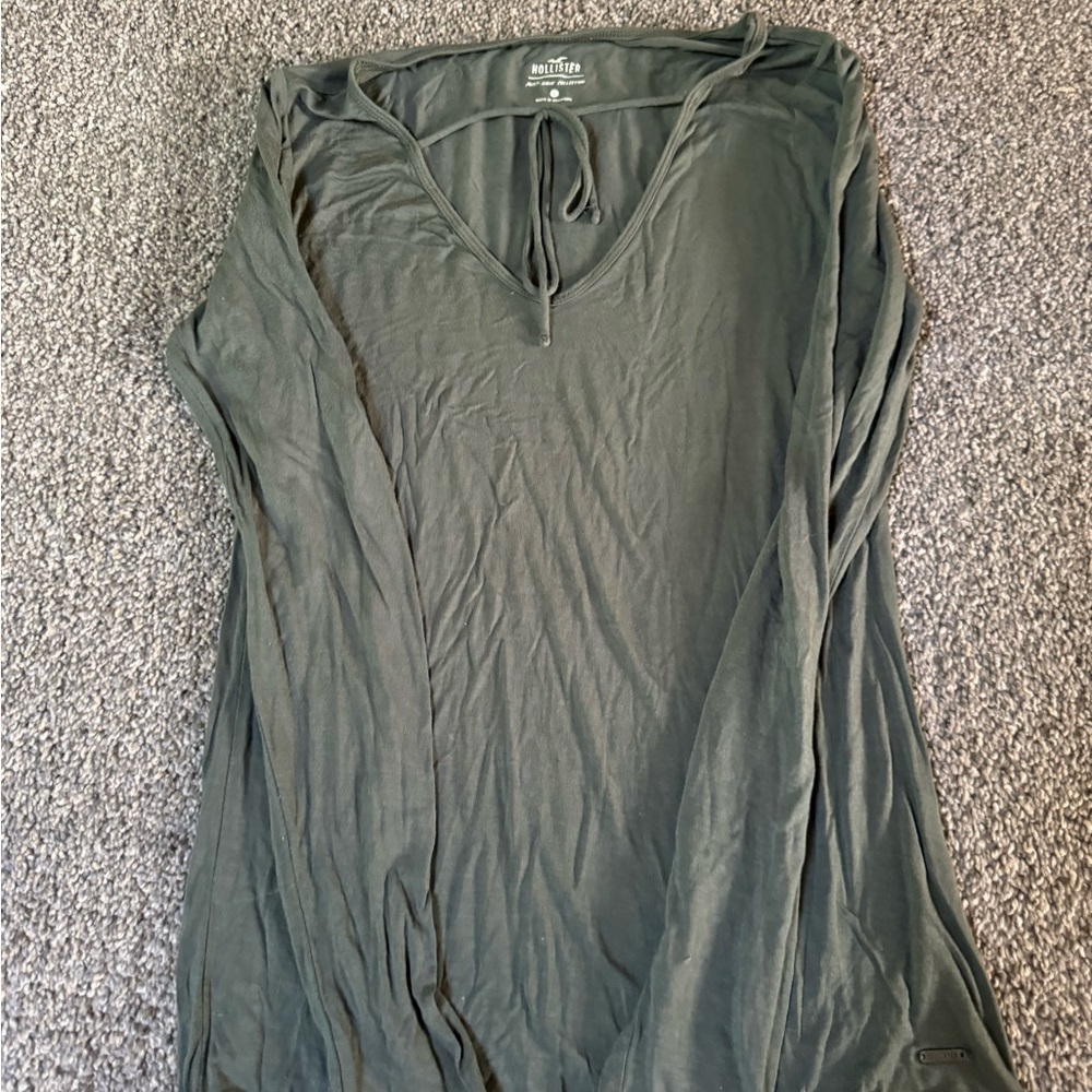 Hollister shirt